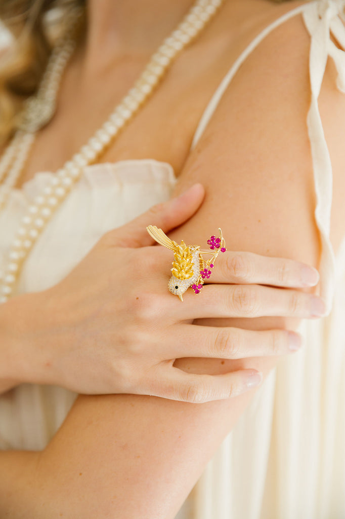 BIRDS OF A FEATHER RING RING Judith March