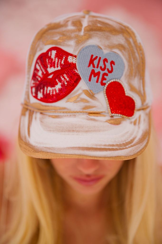 KISS ME WHITE TRUCKER HAT* HAT Judith March