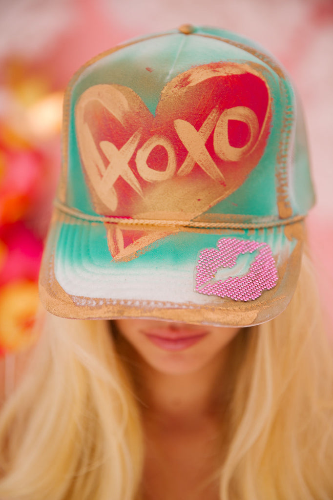 XOXO TRUCKER HAT HAT Judith March