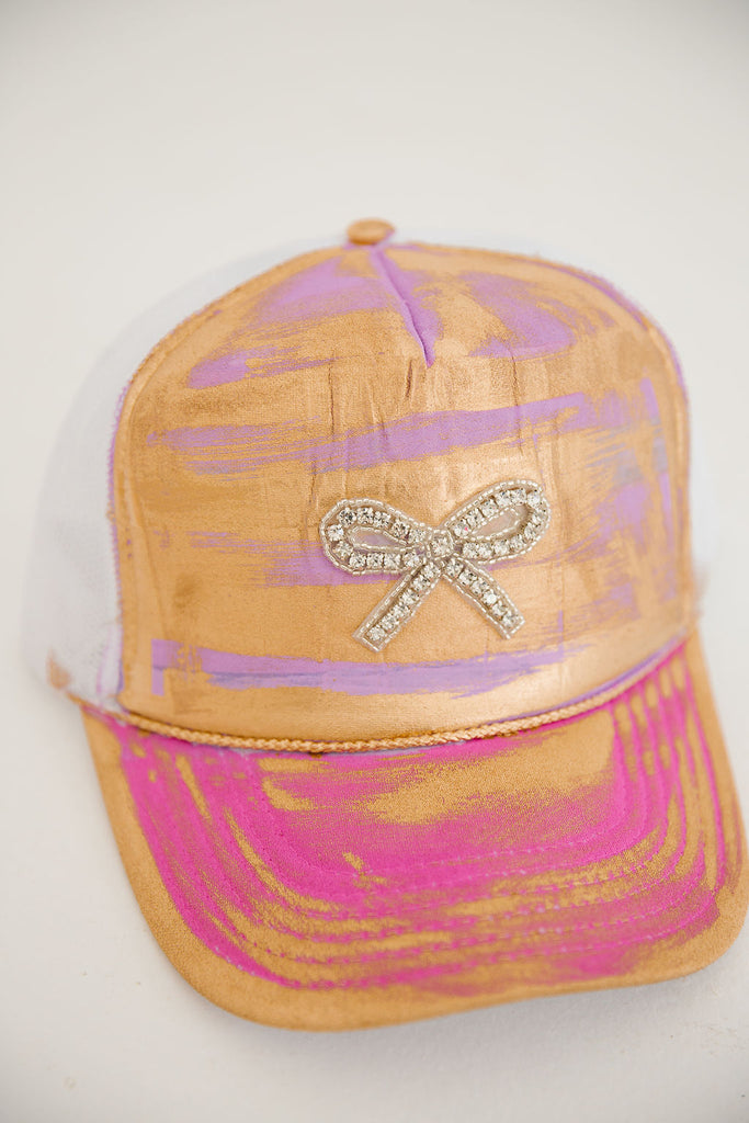 TAKE A BOW HATS TRUCKER HAT Judith March PURPLE/PINK