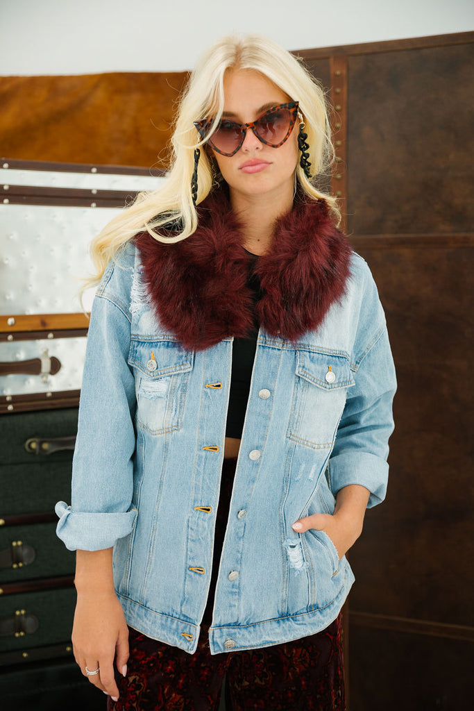 DISTRESSED DENIM JACKET WITH FUR JACKET Judith March   