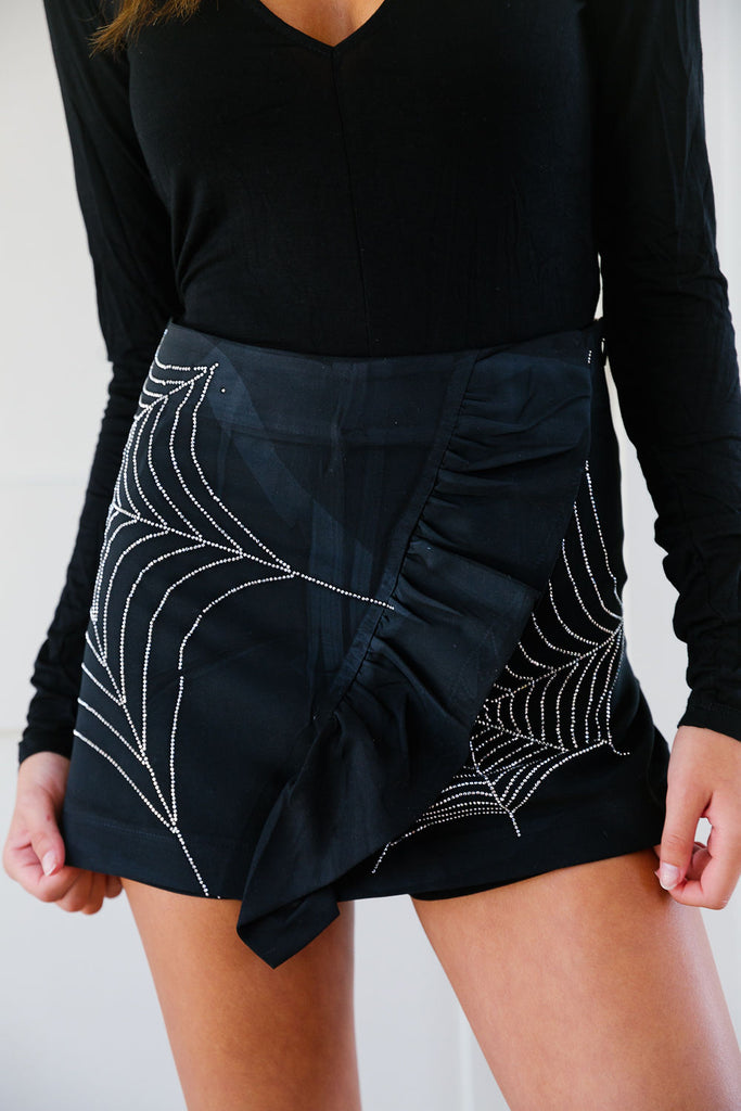 SPIDER WEB RUFFLED SHORTS SHORTS Judith March   