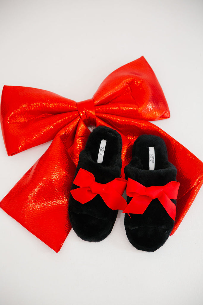 HOLIDAY SEASON BLACK SLIPPERS SLIPPERS Judith March   