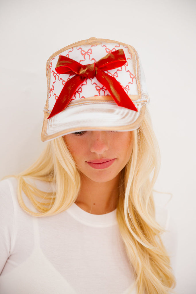 WRAP SEASON TRUCKER HAT HAT Judith March   