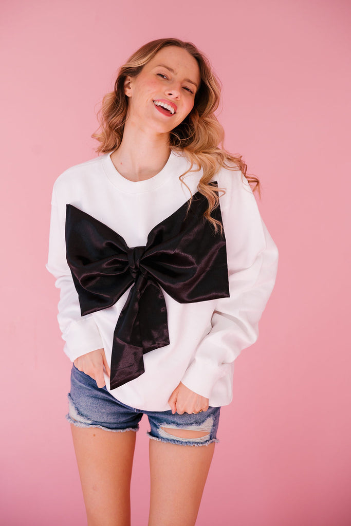 BOWS N BOOTS WHITE PULLOVER PULLOVER Judith March