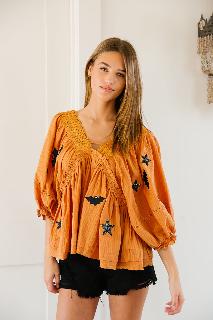 BAT STAR ORANGE TOP* TOP Judith March