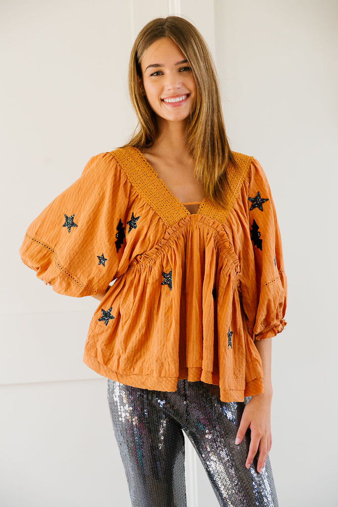 BAT STAR ORANGE TOP* TOP Judith March