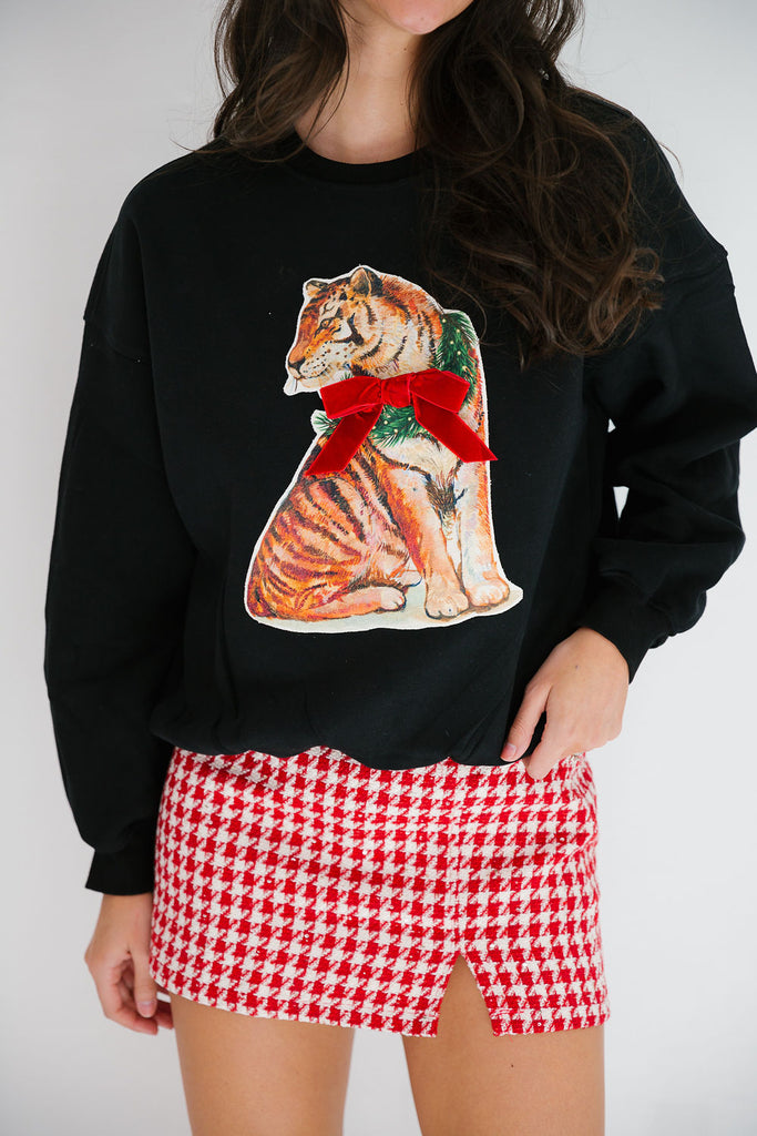 HOLIDAY TIGER BLACK PULLOVER PULLOVER Judith March   